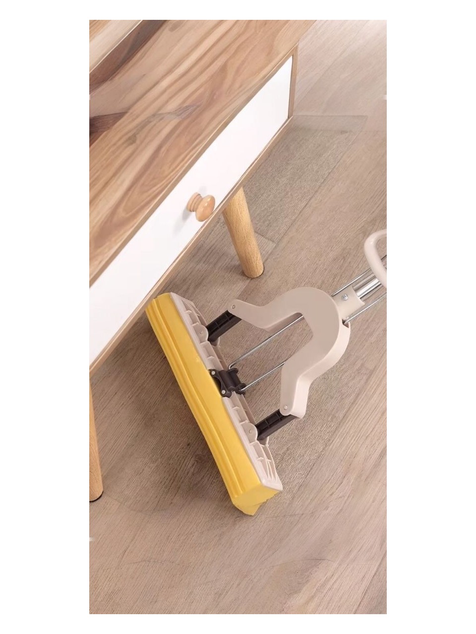 Sıkma Mekanizmalı Uzun Saplı Sünger Mop 3